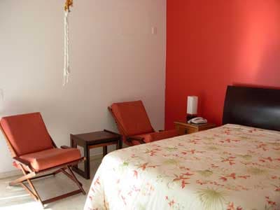 LINDO SOBRADO 4 DORMS (2SS) PISC., CHURR., 400m DA PRAIA