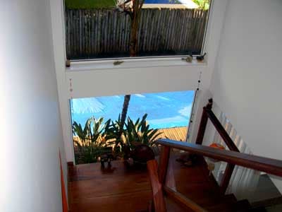 LINDO SOBRADO 4 DORMS (2SS) PISC., CHURR., 400m DA PRAIA
