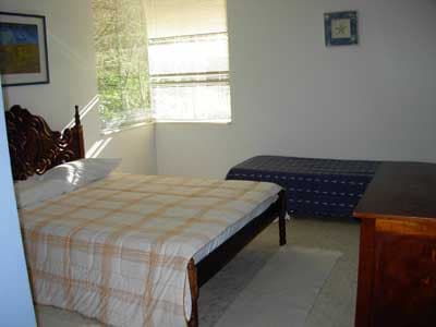 LINDO SOBRADO 4 DORMS (2SS) PISC., CHURR., 400m DA PRAIA