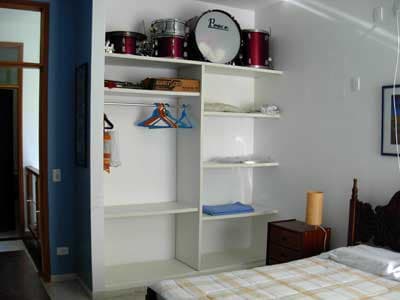 LINDO SOBRADO 4 DORMS (2SS) PISC., CHURR., 400m DA PRAIA