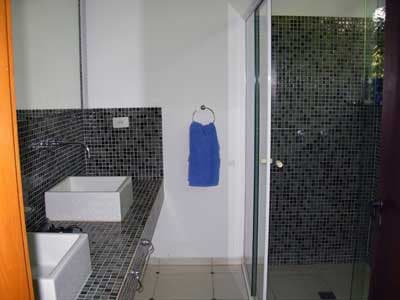 LINDO SOBRADO 4 DORMS (2SS) PISC., CHURR., 400m DA PRAIA