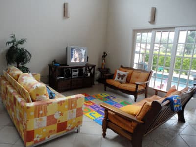 SOBRADO 5 DORMS c/AC (4 STS ), PISCINA, EDICULA c/ CHURR. SUPER BEM EQUIPADA p/13 pess; CARNAVAL 5 DIAS
