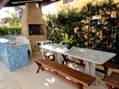 SOBRADO 5 DORMS c/AC (4 STS ), PISCINA, EDICULA c/ CHURR. SUPER BEM EQUIPADA p/13 pess; CARNAVAL 5 DIAS