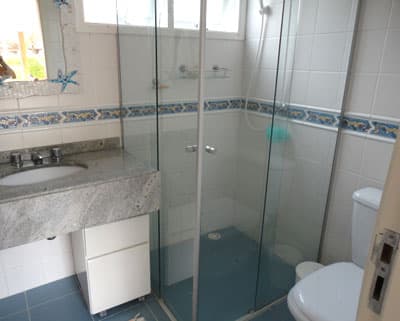 SOBRADO 5 DORMS c/AC (4 STS ), PISCINA, EDICULA c/ CHURR. SUPER BEM EQUIPADA p/13 pess; CARNAVAL 5 DIAS