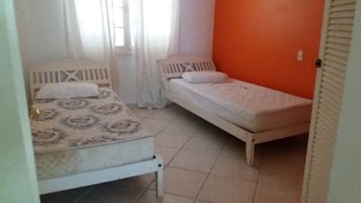 PISCINA, CHURRASQ, FORNO A LENHA, 5 DORMS (3 STS) AR CONDIC.;  ATÉ 8 PESS. CARNAVAL R$15.000/9 DIAS