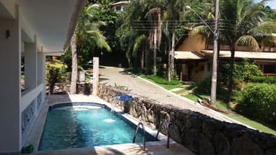 PISCINA, CHURRASQ, FORNO A LENHA, 5 DORMS (3 STS) AR CONDIC.;  ATÉ 8 PESS. CARNAVAL R$15.000/9 DIAS