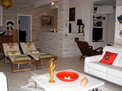 PISCINA, CHURRASQ, FORNO A LENHA, 5 DORMS (3 STS) AR CONDIC.;  ATÉ 8 PESS. CARNAVAL R$15.000/9 DIAS