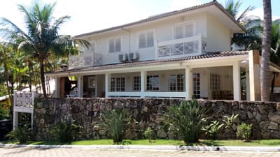 PISCINA, CHURRASQ, FORNO A LENHA, 5 DORMS (3 STS) AR CONDIC.;  ATÉ 8 PESS. CARNAVAL R$15.000/9 DIAS