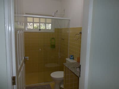 ÓTIMO SOBRADO, 5 DORMS (4 STS) P/ ATÉ 8 ADLTS  e  2 Crianças , CHURR. PORTÁTIL  - ALUGUEL  A  CONSULTAR