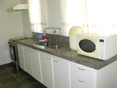 TÉRREA c/PISCINA, CHURR, JDM, 3 STS c/Ar Condic -WiFI - 08 pess -  FERIADOS: R$2.000/D;
