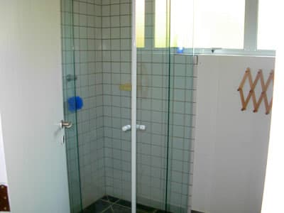 TÉRREA c/PISCINA, CHURR, JDM, 3 STS c/Ar Condic -WiFI - 08 pess -  FERIADOS: R$2.000/D;