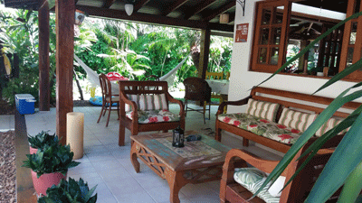 CHARMOSA 3 SUITES c/AR COND., EDICULA c/CHURRASQ. A 100m DA PISCIN E 900M DA PRAIA