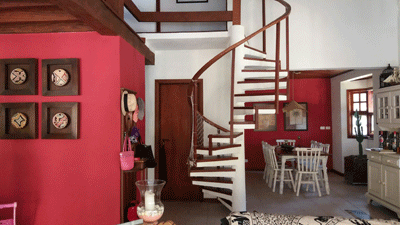 CHARMOSA 3 SUITES c/AR COND., EDICULA c/CHURRASQ. A 100m DA PISCIN E 900M DA PRAIA