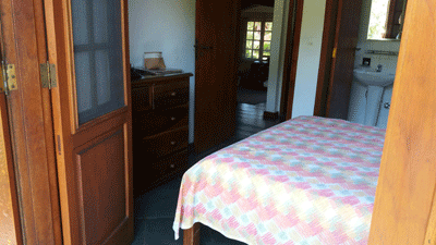 CHARMOSA 3 SUITES c/AR COND., EDICULA c/CHURRASQ. A 100m DA PISCIN E 900M DA PRAIA