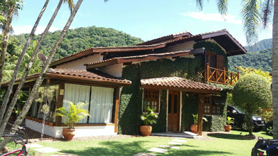 CHARMOSA 3 SUITES c/AR COND., EDICULA c/CHURRASQ. A 100m DA PISCIN E 900M DA PRAIA
