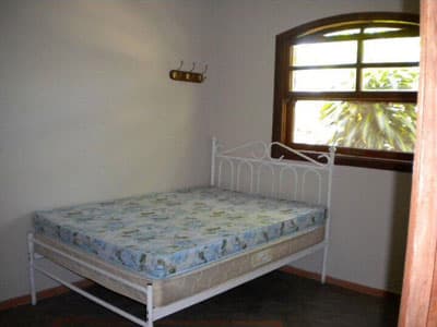 LINDA CHÁCARA C/ PISCINA, CHURR., F. PIZZA, FOGÃO CAIPIRA, QUADRA GRAMADA, 3 DORMS (2 STS), 4.428M² A.T.