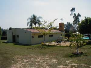 CHÁCARA  C/7000m² - SEDE, PISCINA, CHURR - 120 KM DE SP - AVALIA PERMUTA SP OU LITORAL NORTE